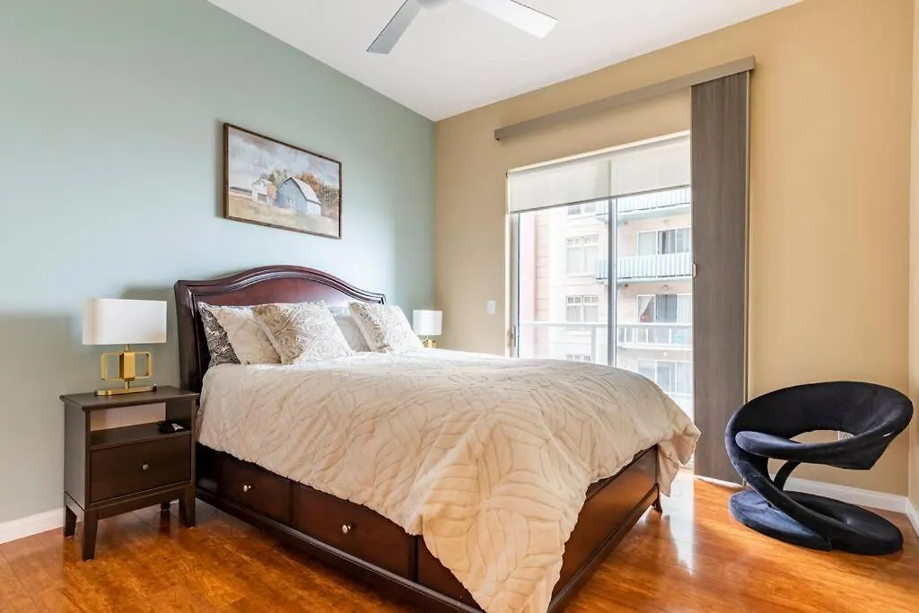 Apartment A Corner Unit With Ocean Views From Every Room Long Beach