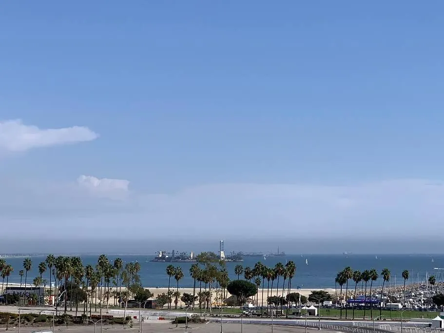 Apartment A Corner Unit With Ocean Views From Every Room Long Beach United States