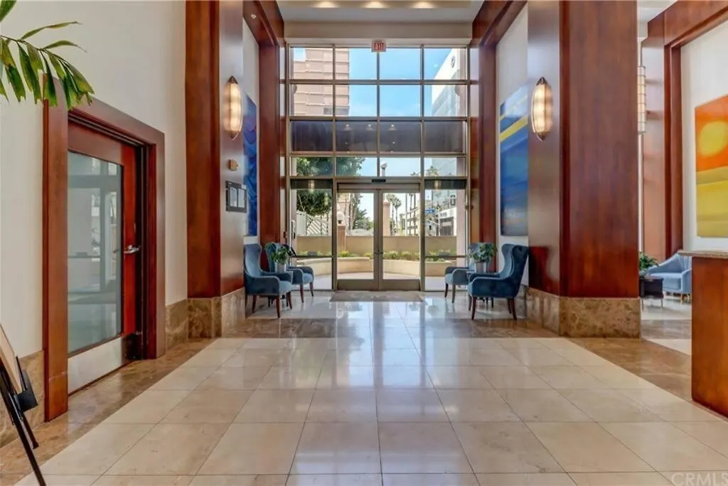 A Corner Unit With Ocean Views From Every Room Long Beach Apartment