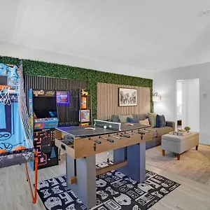 6th Haven, Arcade, King Bed, Games, 1 Mile To Beaches Long Beach